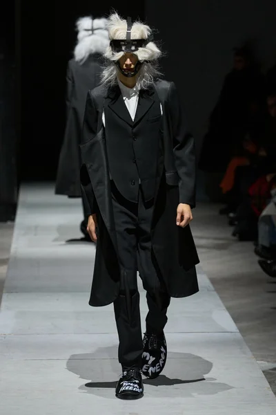Look 28